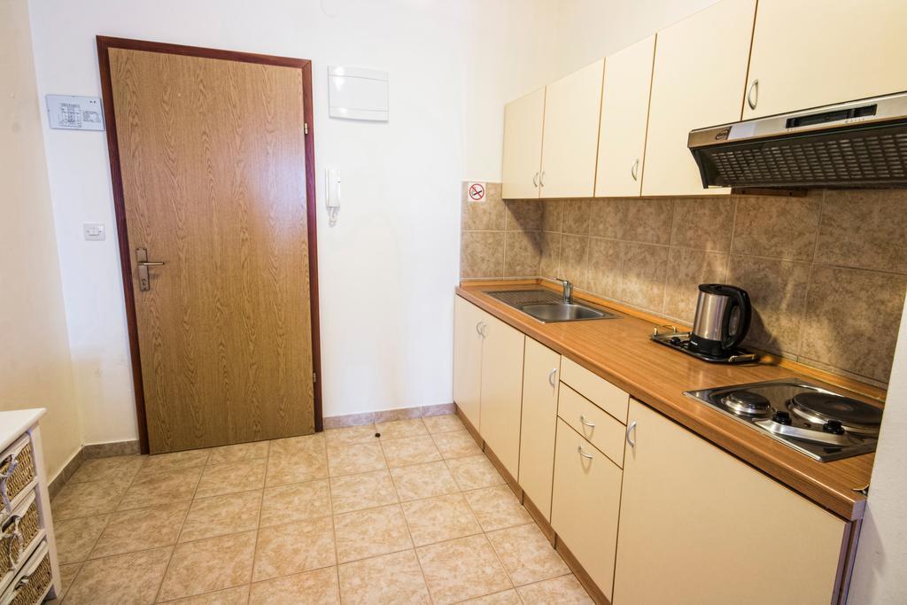 Aparthotel Castrum Novum Novigrad Istria Habitación foto
